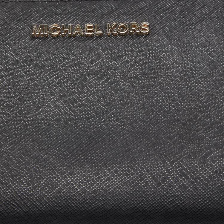 Pre Owned Michael Kors Black Leather Bedford Zip Around Wallet