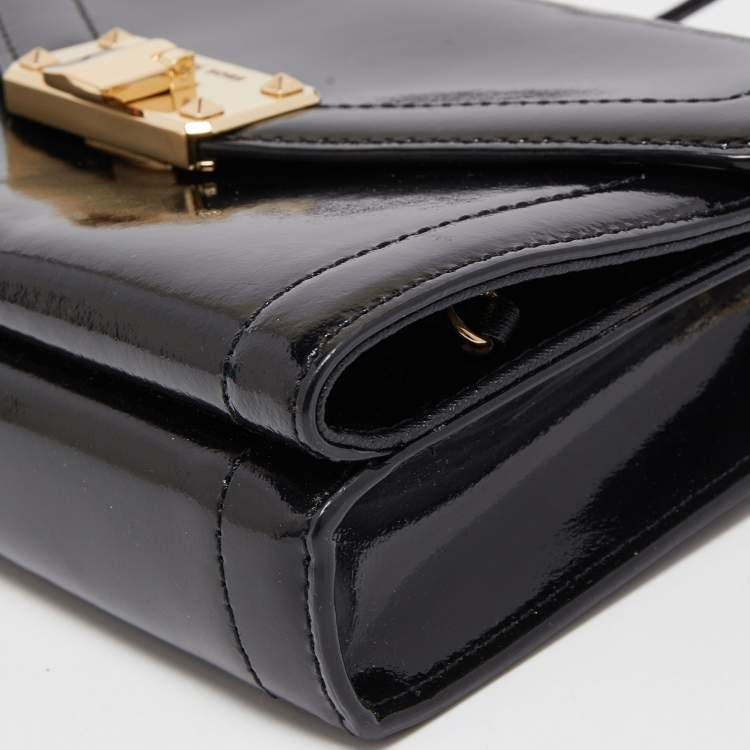 Pre Owned Michael Kors Black Patent Leather Kinsley Clutch Bag