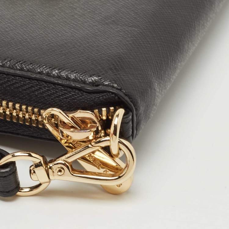 Pre Owned Michael Kors Black Saffiano Leather Jet Set Compact Wristlet Wallet