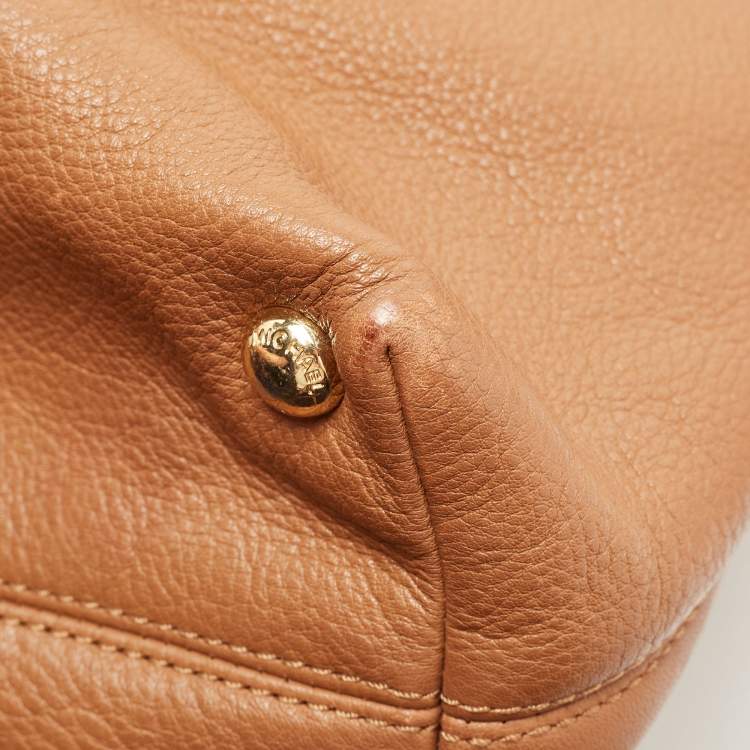 Pre Owned Michael Kors Brown/Beige Soft Leather Jet Set Zip Tote