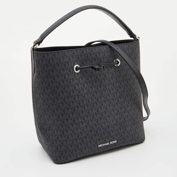 Pre Owned Michael Kors Black/Grey Signature Canvas Suri Drawstring Bucket Bag