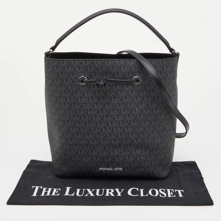 Pre Owned Michael Kors Black/Grey Signature Canvas Suri Drawstring Bucket Bag