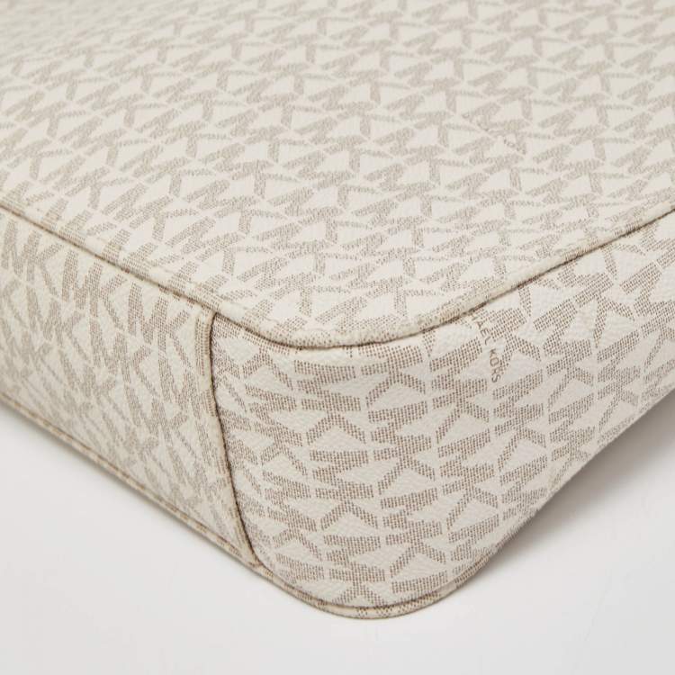 Pre Owned Michael Kors White/Brown Signature Coated Canvas and Leather Large Jet Set Travel Messenger Bag