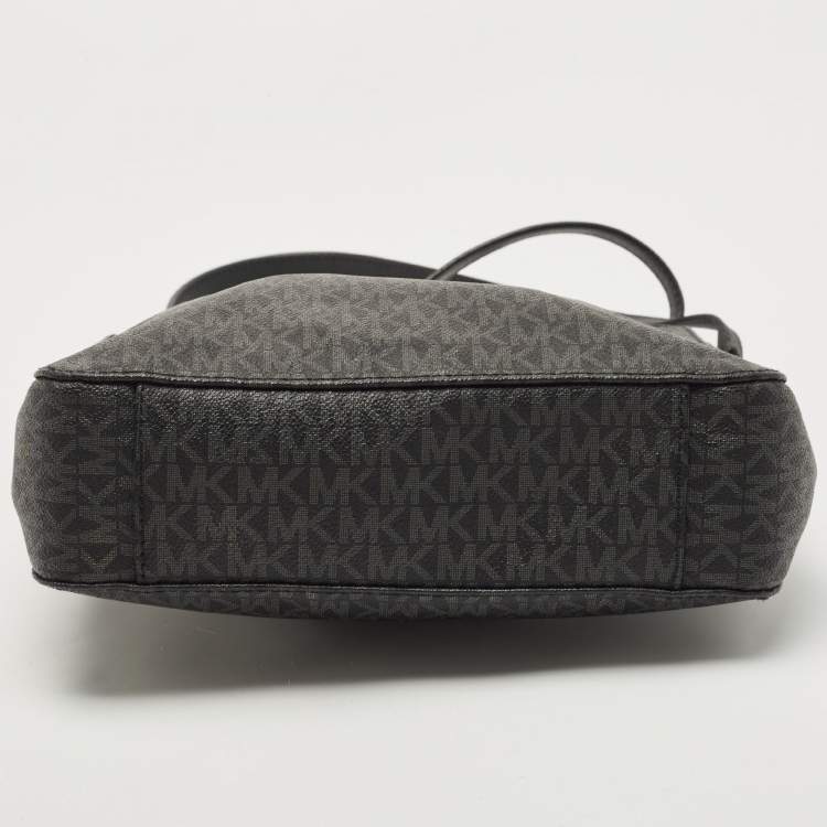 Pre Owned Michael Kors Black Signature Coated Canvas and Leather Jet Set Messenger Bag