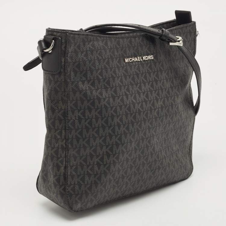 Pre Owned Michael Kors Black Signature Coated Canvas and Leather Jet Set Messenger Bag