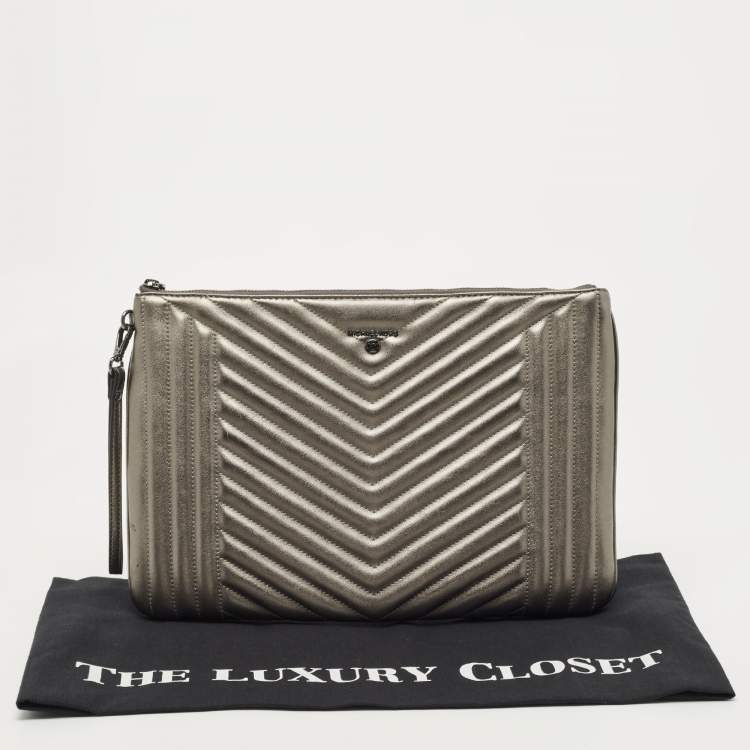 Pre Owned Michael Kors Grey Quilted Leather Extra Large Jet Set Pouch