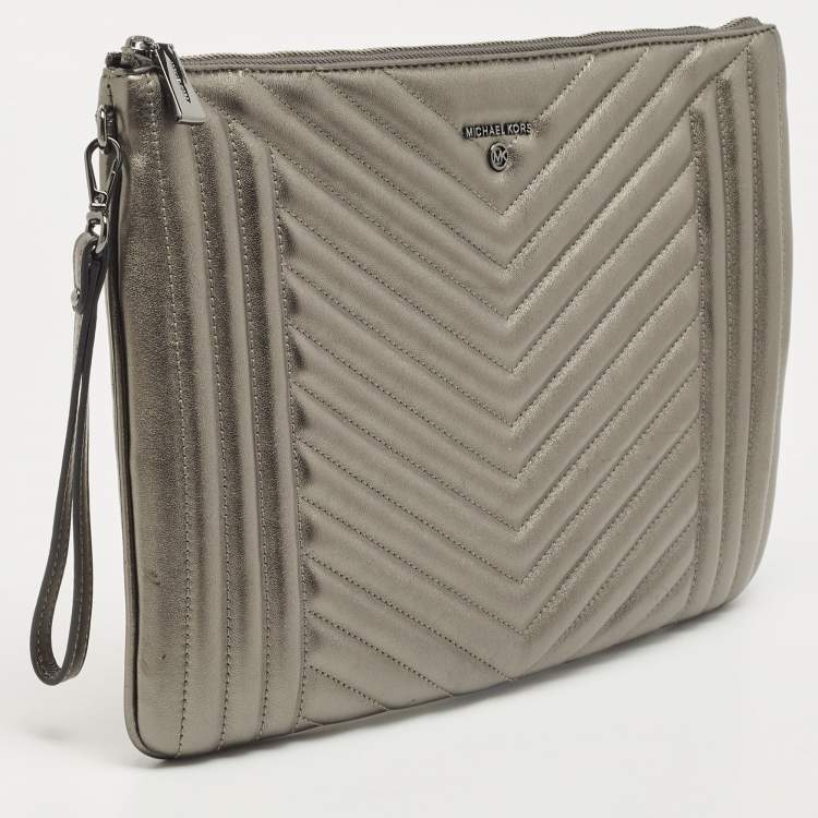 Pre Owned Michael Kors Grey Quilted Leather Extra Large Jet Set Pouch