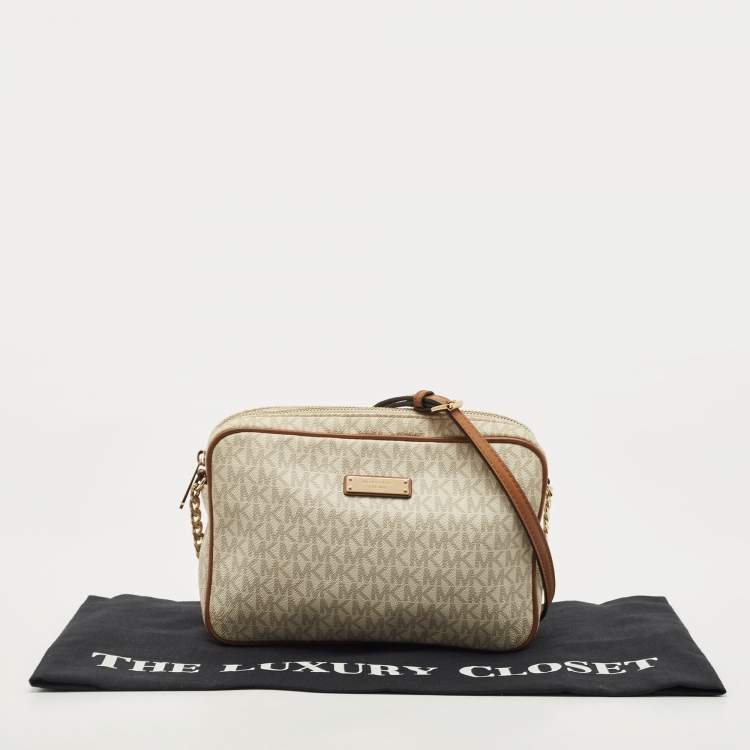 Pre Owned Michael Kors Tan/Off White Signature Coated Canvas and Leather Jet Set Camera Crossbody Bag
