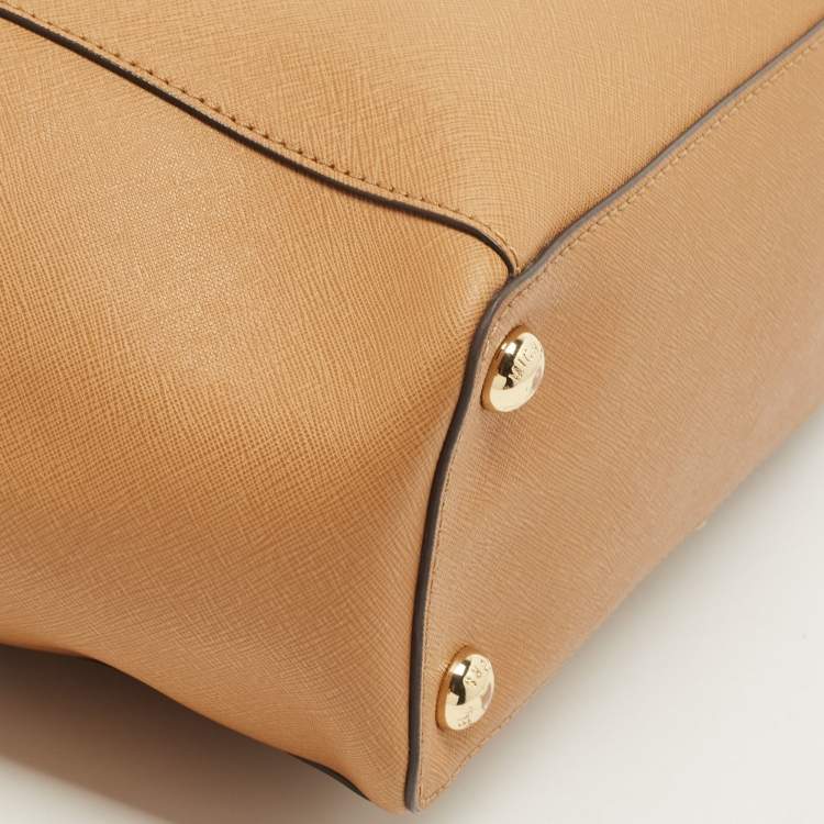 Pre Owned Michael Michael Kors Beige Leather Medium Jet Set Top Zip Tote