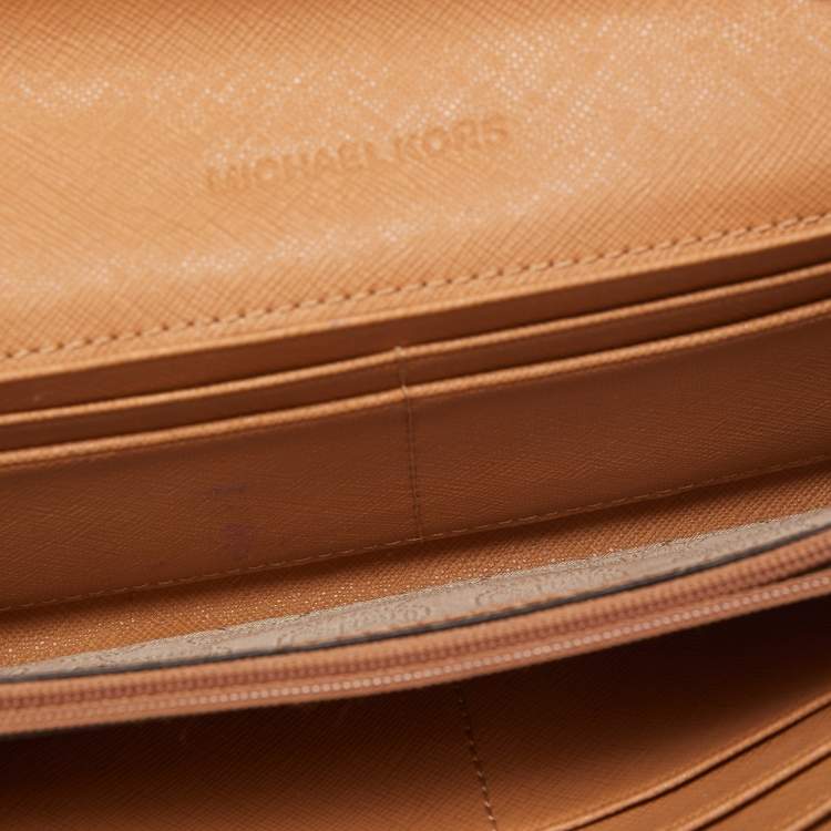 Pre Owned Michael Kors Beige Leather Jet Set Travel Wallet On Chain