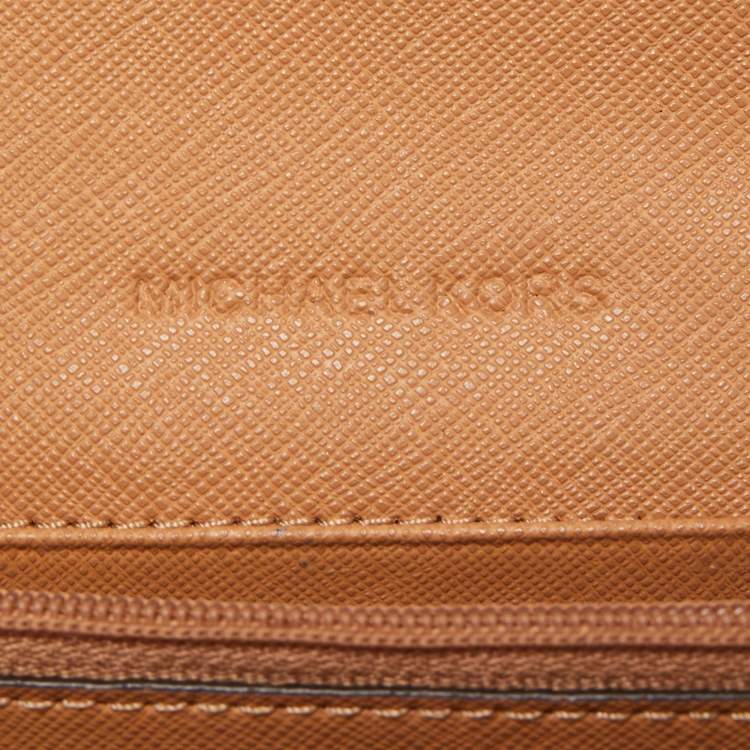 Pre Owned Michael Kors Beige Leather Jet Set Travel Wallet On Chain