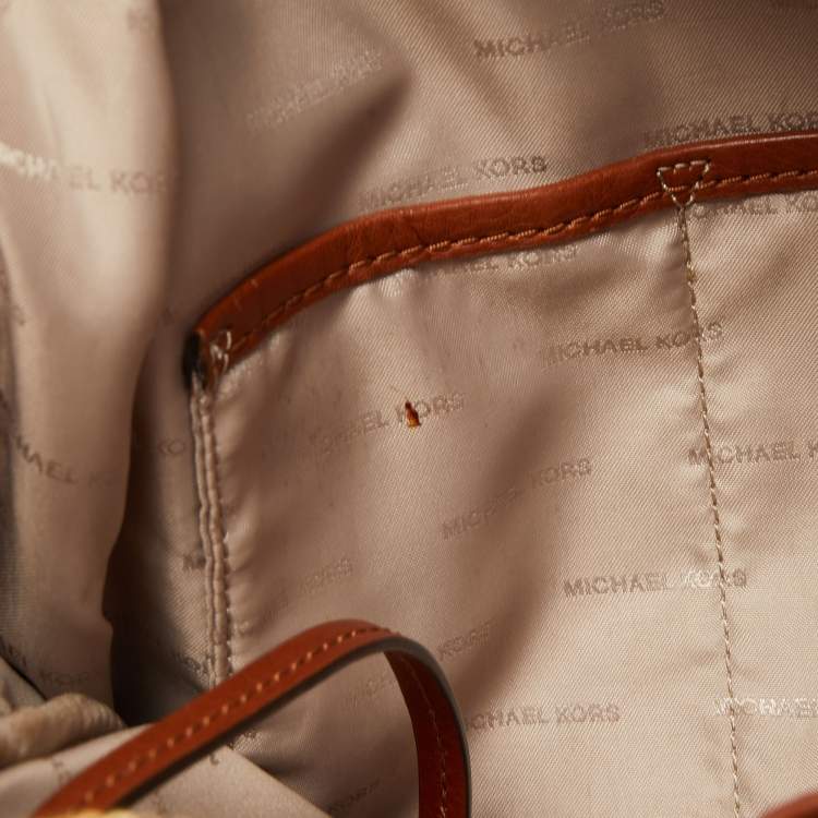 مملوكة مسبقًا Michael Kors White/Tan Signature Coated Canvas and Leather Rhea Backpack