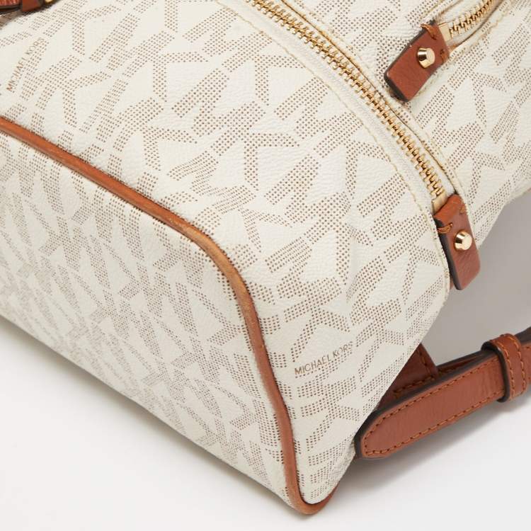 مملوكة مسبقًا Michael Kors White/Tan Signature Coated Canvas and Leather Rhea Backpack
