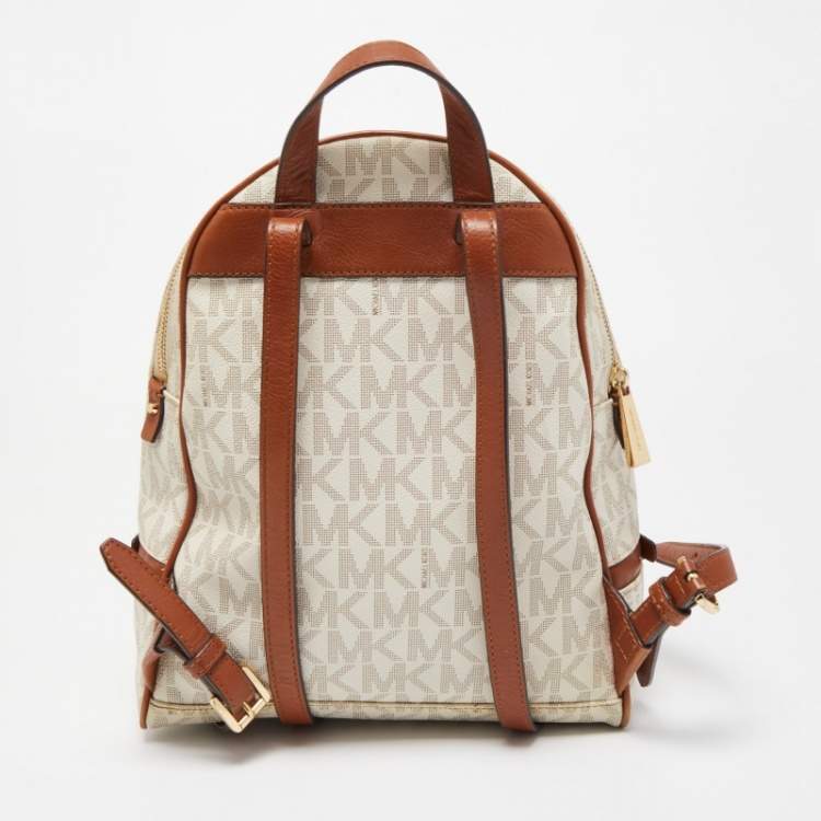 مملوكة مسبقًا Michael Kors White/Tan Signature Coated Canvas and Leather Rhea Backpack