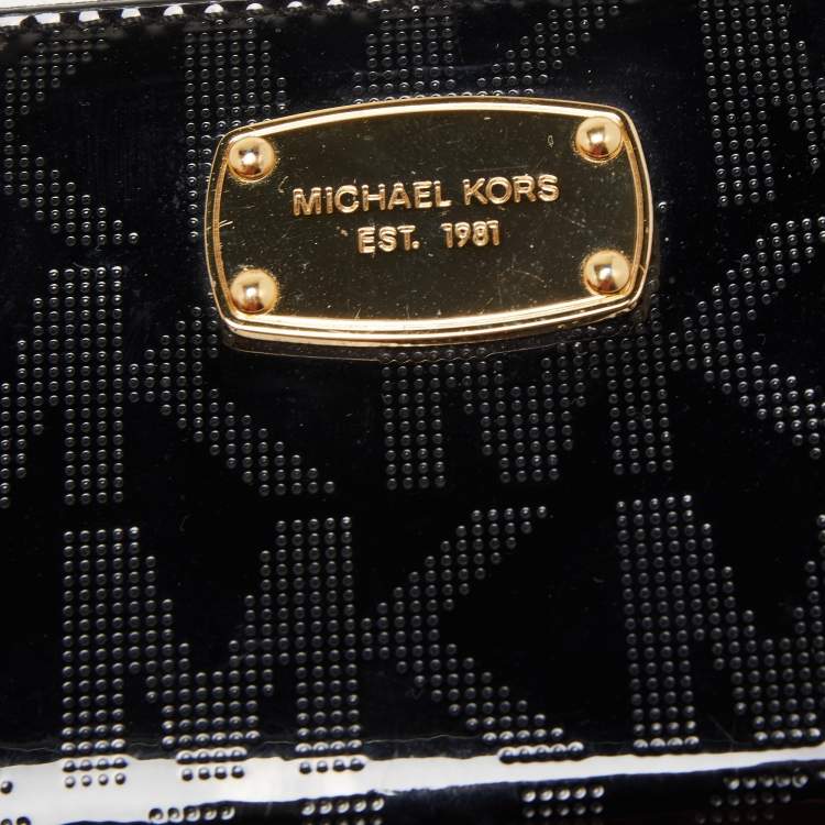 Pre Owned Michael Kors Black Patent Leather Zip Around Wallet