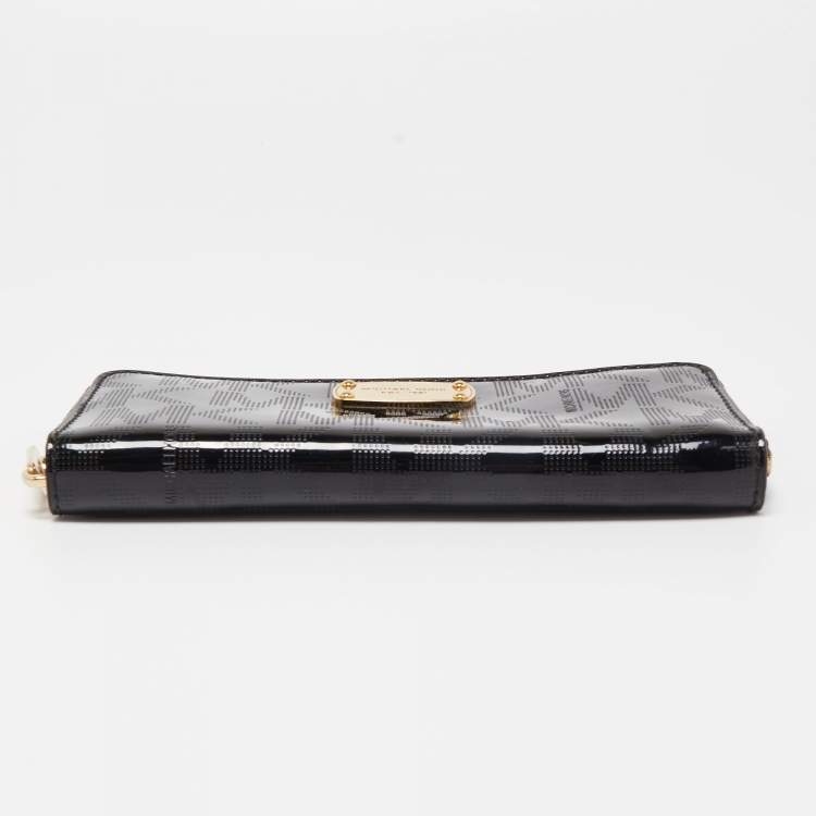 Pre Owned Michael Kors Black Patent Leather Zip Around Wallet