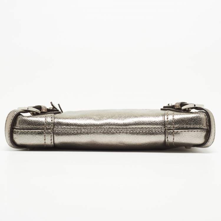 Pre Owned Michael Kors Metallic Grey Leather Fallon Wristlet Clutch