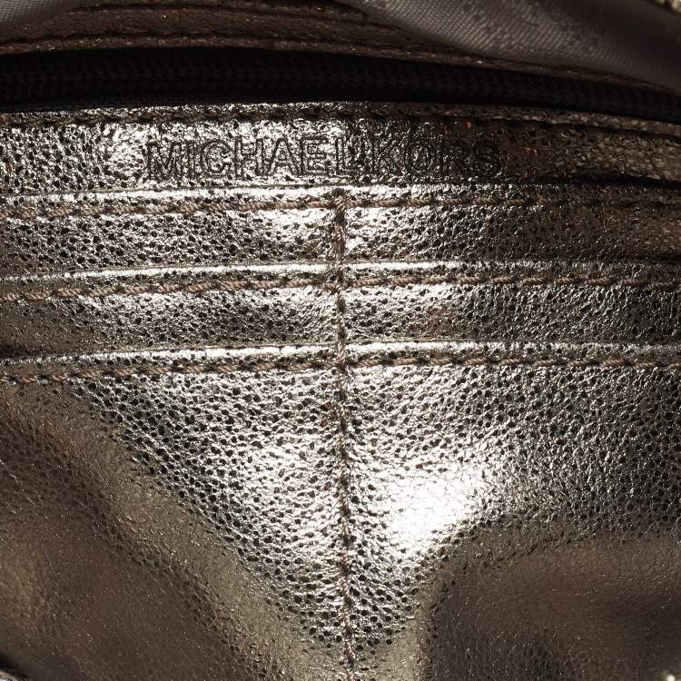 Pre Owned Michael Kors Metallic Grey Leather Fallon Wristlet Clutch