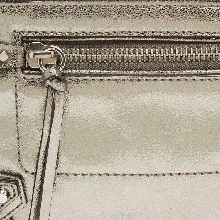 Pre Owned Michael Kors Metallic Grey Leather Fallon Wristlet Clutch