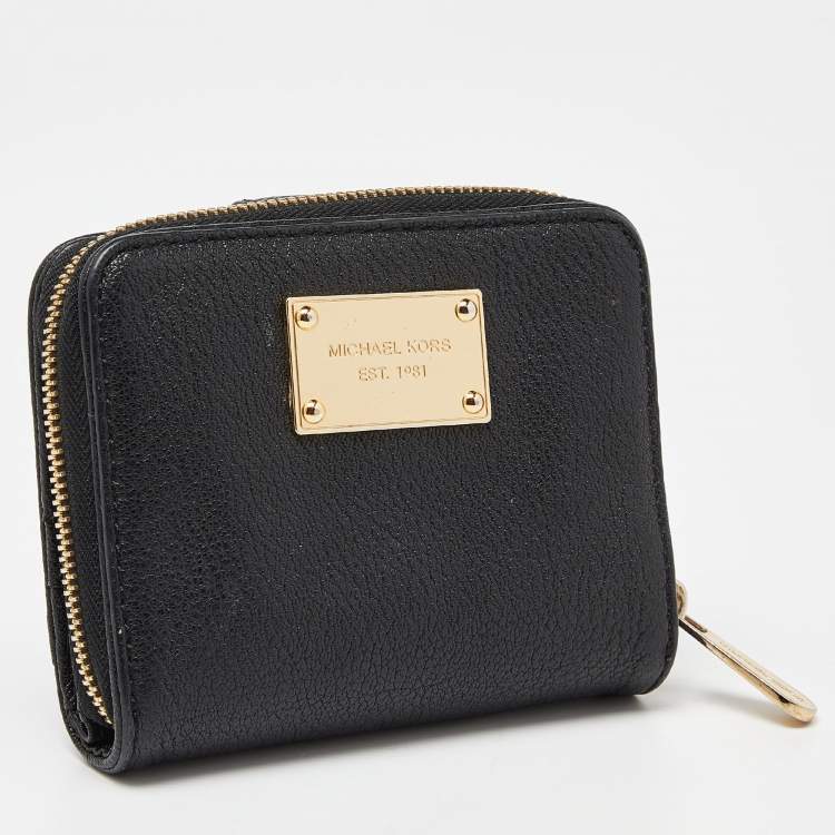 Pre Owned Michael Kors Black Leather Zip Around Wallet