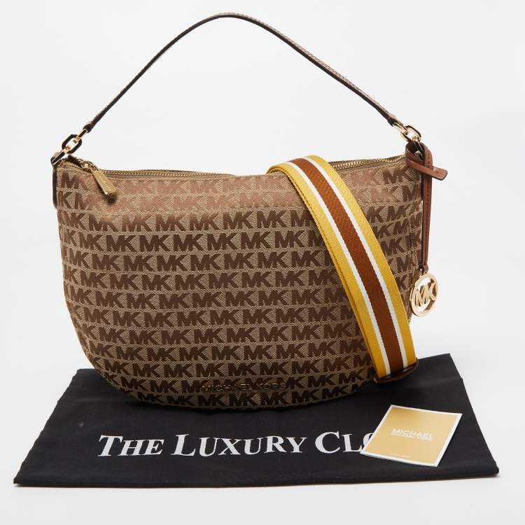 Pre Owned Michael Kors Beige Signature Canvas Bedford Hobo