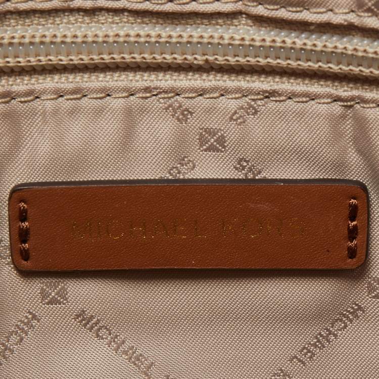 Pre Owned Michael Kors Beige Signature Canvas Bedford Hobo