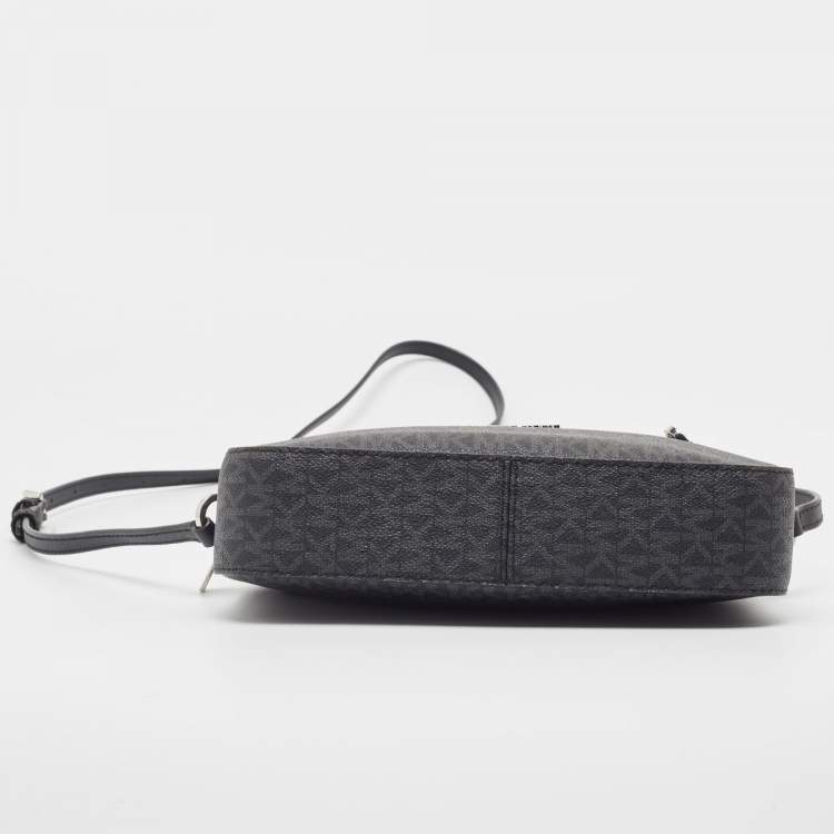 Pre Owned Michael Kors Black/Grey Signature Coated Canvas and Leather Jet Set Camera Crossbody Bag