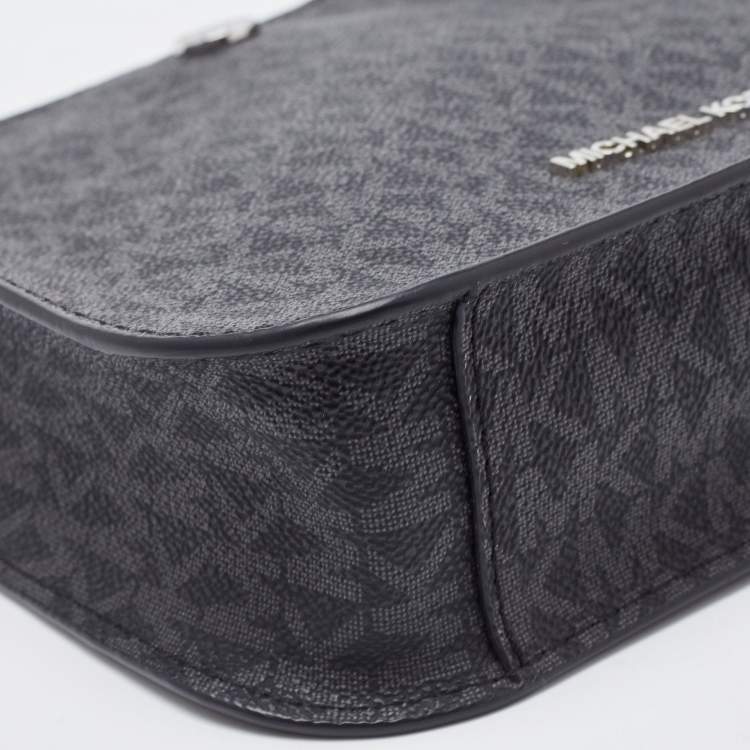 Pre Owned Michael Kors Black Signature Coated Canvas Briley Messenger Bag