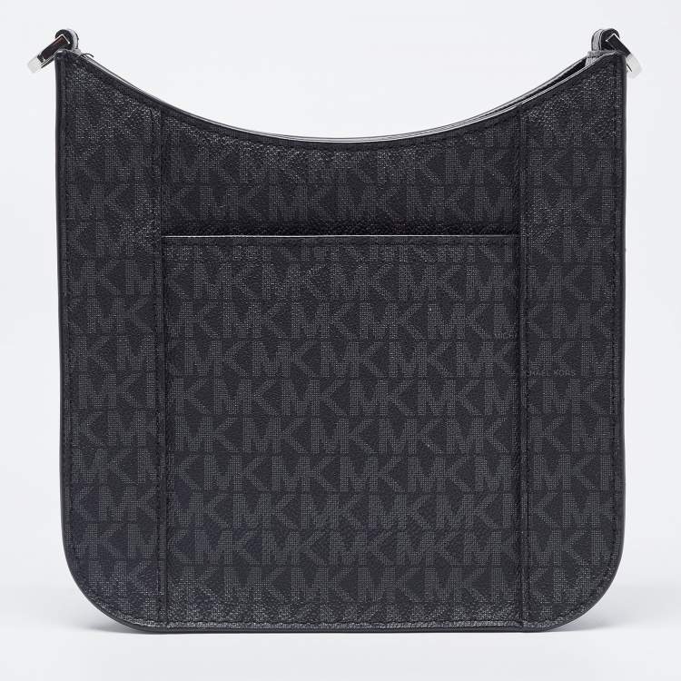 Pre Owned Michael Kors Black Signature Coated Canvas Briley Messenger Bag