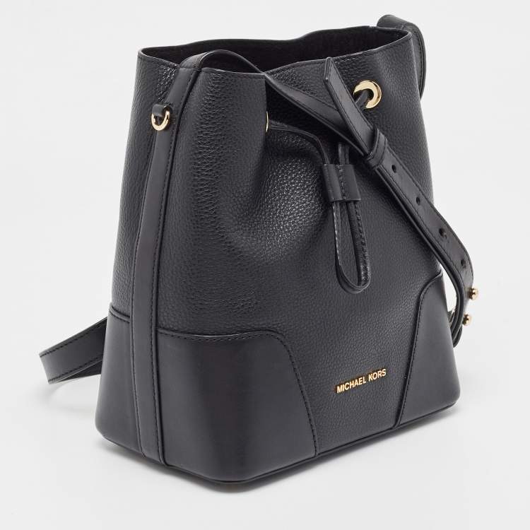 Pre Owned Michael Kors Black Leather Nicole Bucket Bag