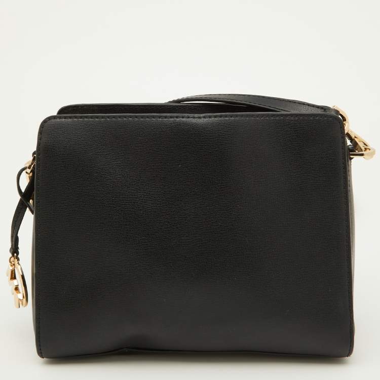Pre Owned Michael Korse Black Leather Turnlock Crossbody Bag