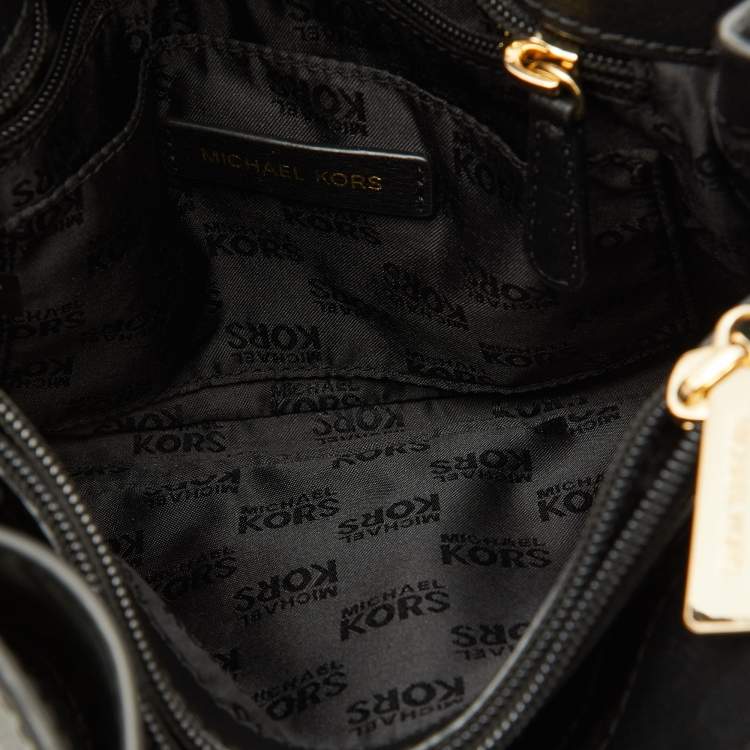 Pre Owned Michael Korse Black Leather Turnlock Crossbody Bag