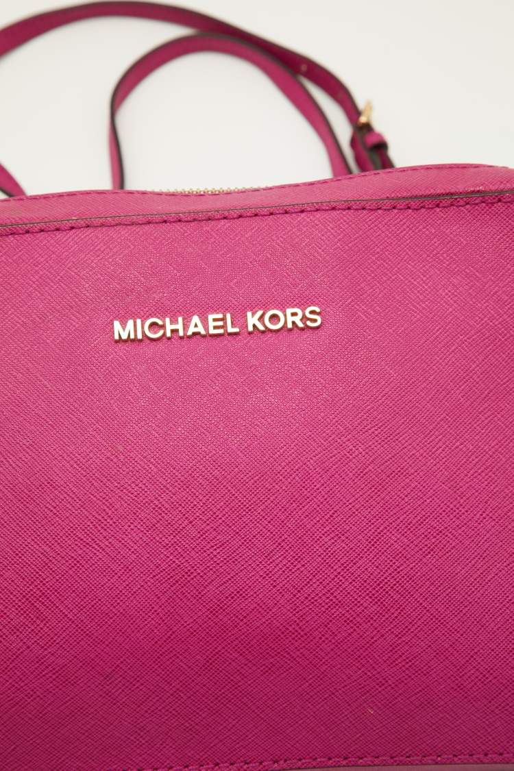 Pre Owned Michael Kors Pink Leather Jet Set Crossbody Bag