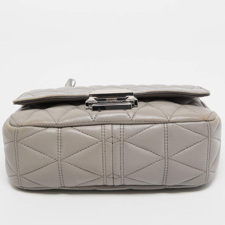 Pre Owned Michael Kors Grey Quilted Leather Small Sloan Studded Chain Shoulder Bag