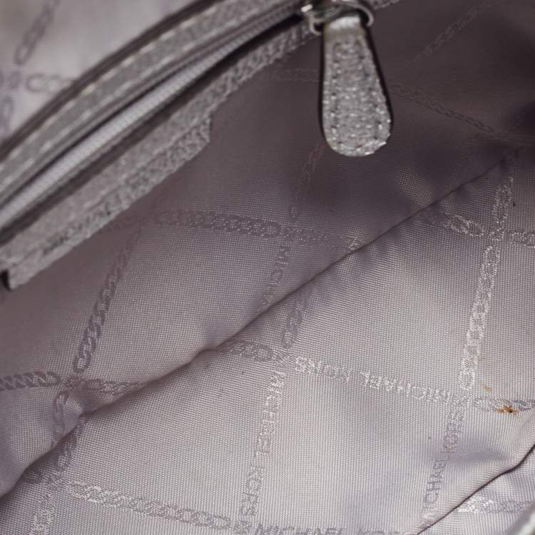 Pre Owned Michael Kors Silver Leather Jet Set Camera Crossbody Bag