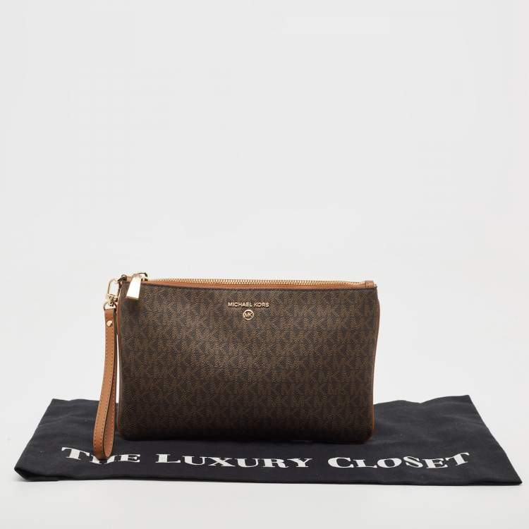 Pre Owned Michael Kors Brown/Tan Signature Coated Canvas Zip Wristlet Pouch