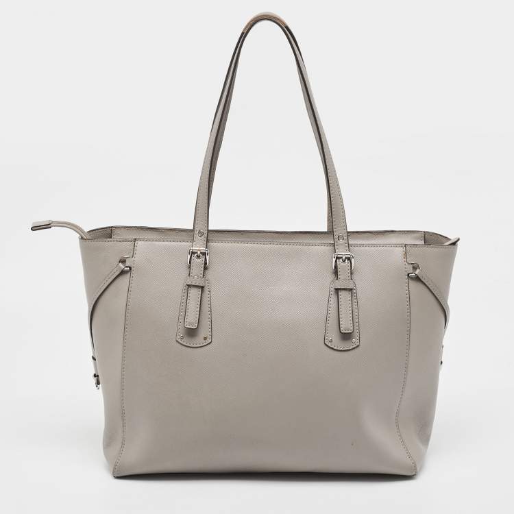 Pre Owned Michael Kors Grey Leather Medium Voyager Tote