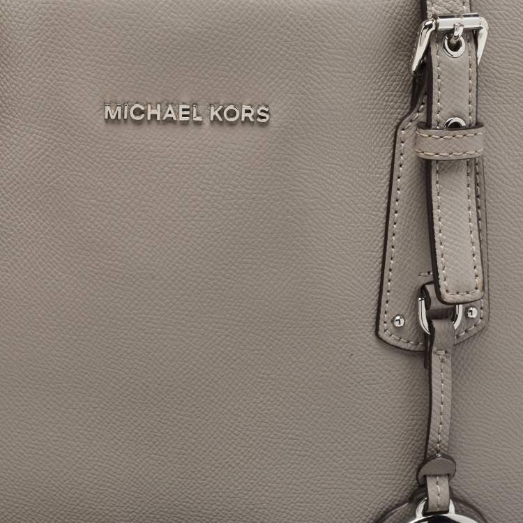 Pre Owned Michael Kors Grey Leather Medium Voyager Tote