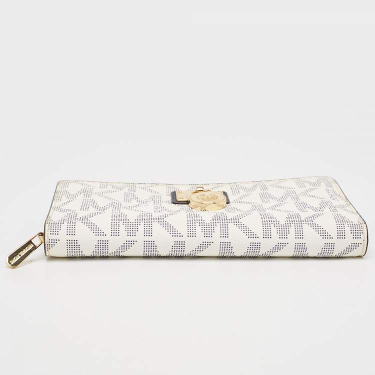 Pre Owned Michael Kors  White/Blue Signature Coated Canvas Hamilton Zip Around Wallet