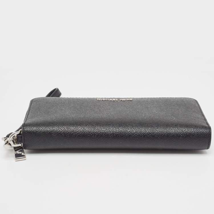 Pre Owned Michael Kors Black Leather Jet Set Zip Around Continental Wallet