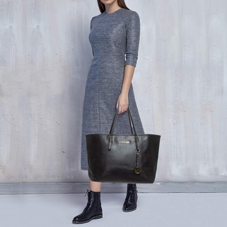 Pre Owned Michael Kors Black Saffiano Leather Medium Jet Set Travel Tote