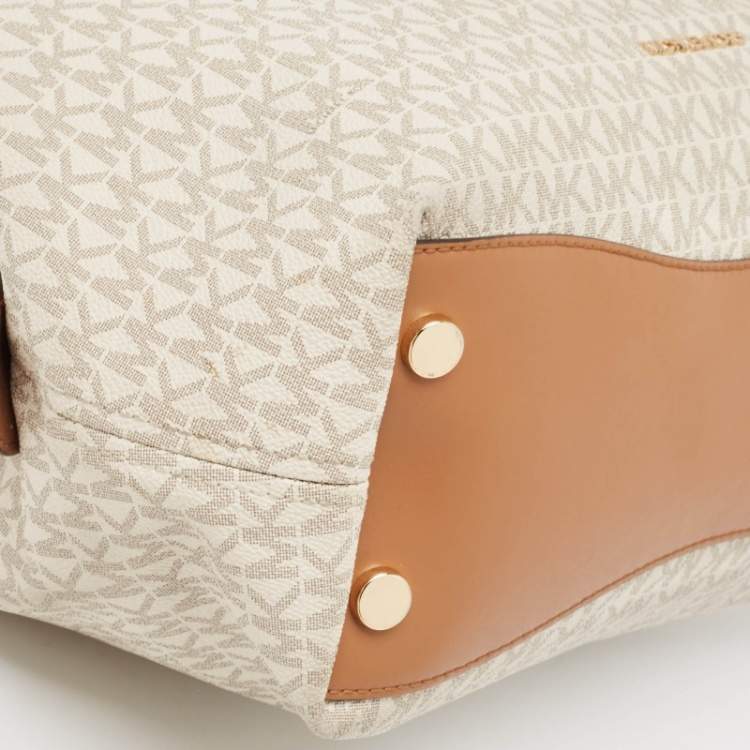 Pre Owned Michael Kors White/Brown Signature Coated Canvas and Leather Raven Shoulder Bag