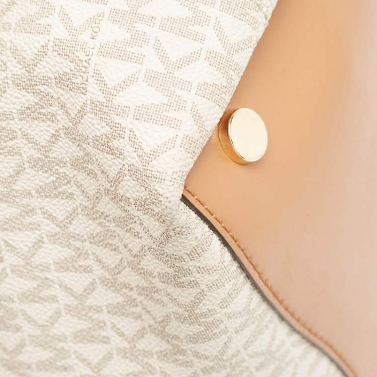 Pre Owned Michael Kors White/Brown Signature Coated Canvas and Leather Raven Shoulder Bag