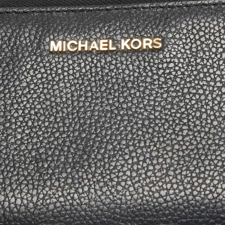 Pre Owned Michael Kors Black Leather Logo Zip Around Wristlet Wallet