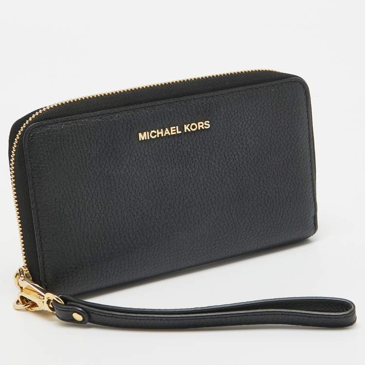 Pre Owned Michael Kors Black Leather Logo Zip Around Wristlet Wallet