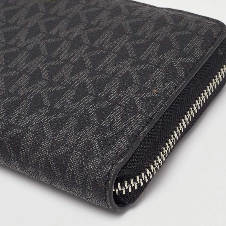 Pre Owned Michael Kors Black/Grey Signature Coated Canvas Zip Around Wallet