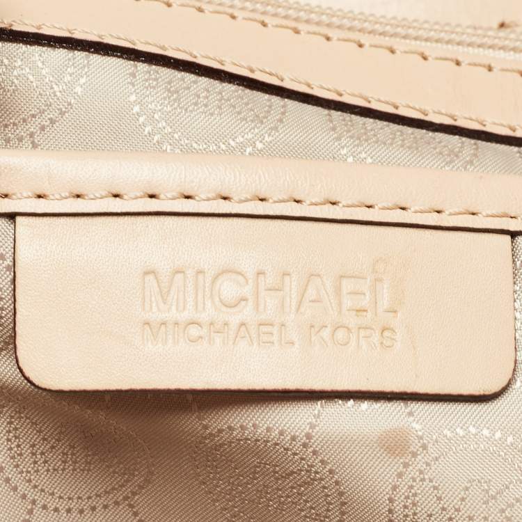 Pre Owned Michael Kors Beige/White Signature Coated Canvas and Leather Jet Set Tote