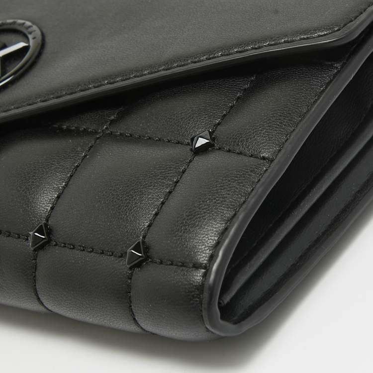 Pre Owned Michael Kors Black Quilted Leather Carmen Wallet On Chain