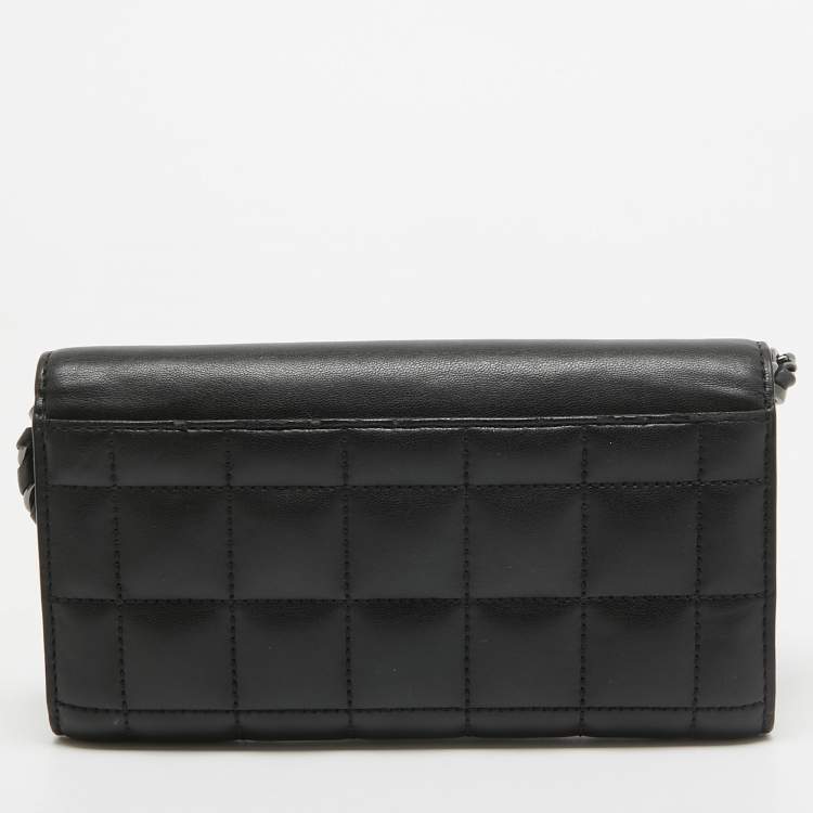 Pre Owned Michael Kors Black Quilted Leather Carmen Wallet On Chain