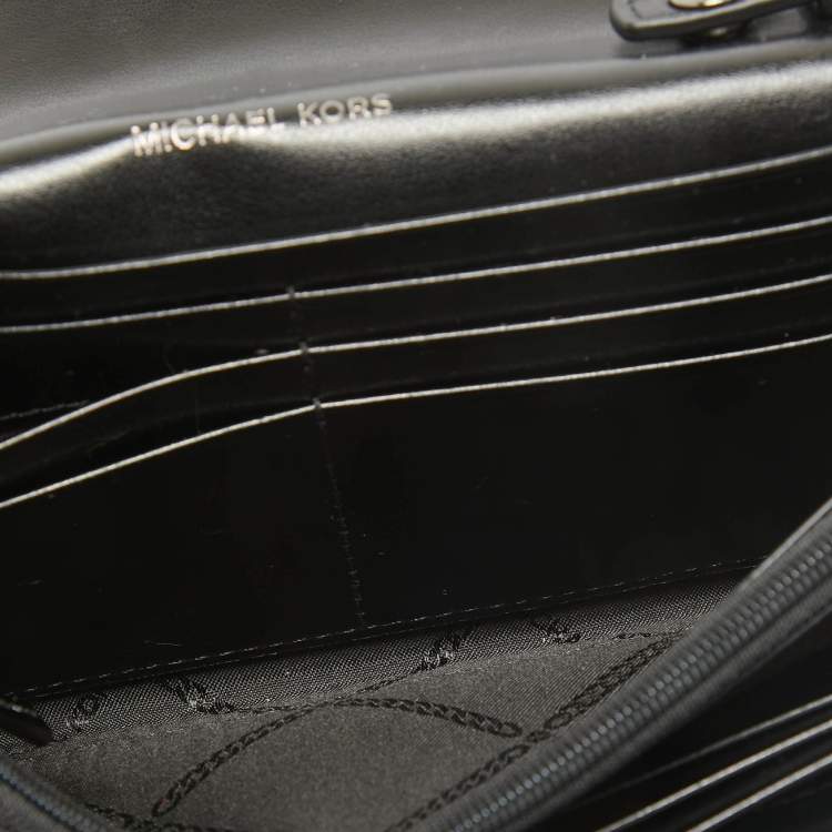 Pre Owned Michael Kors Black Quilted Leather Carmen Wallet On Chain